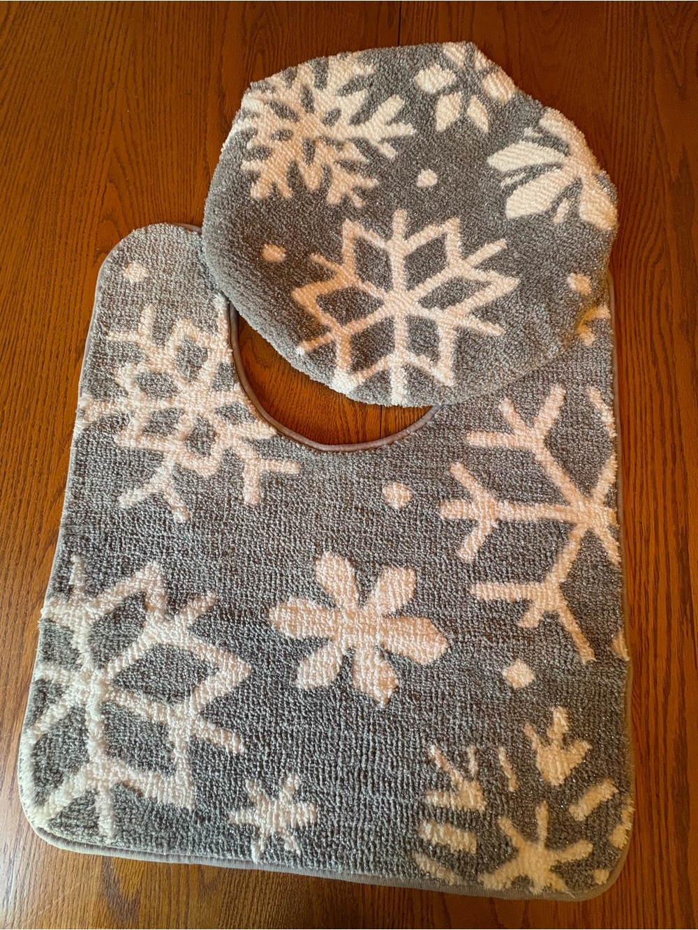 Gray and White Sparkly Snowflake Toilet Lid Cover and Contour Bath Mat Set